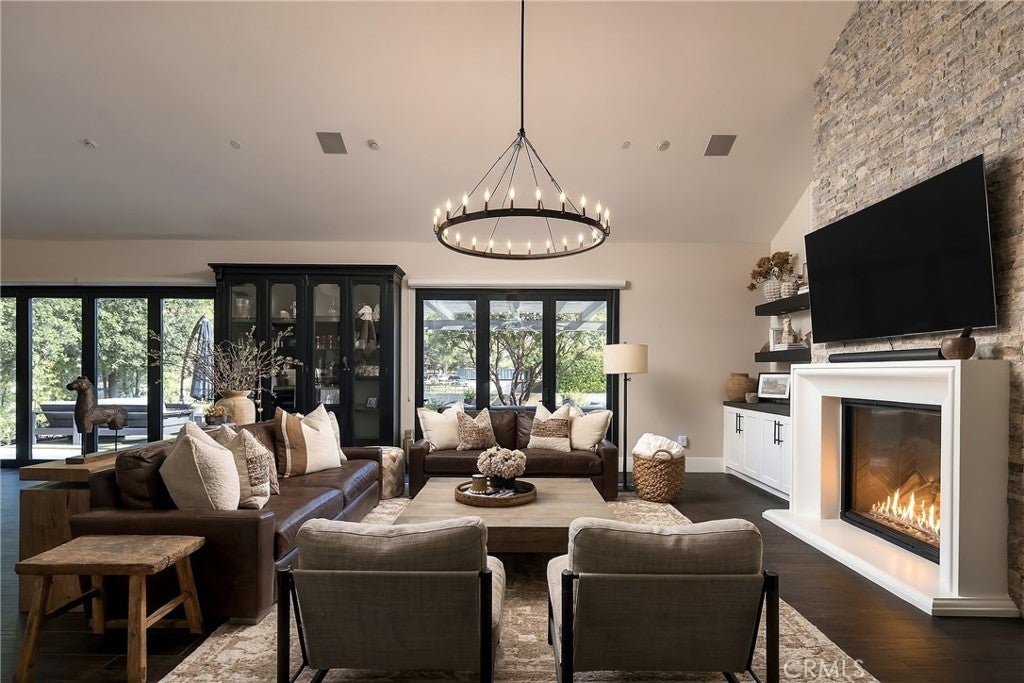 28640 Martingale Drive, San Juan Capistrano CA 92675 - Photo 5