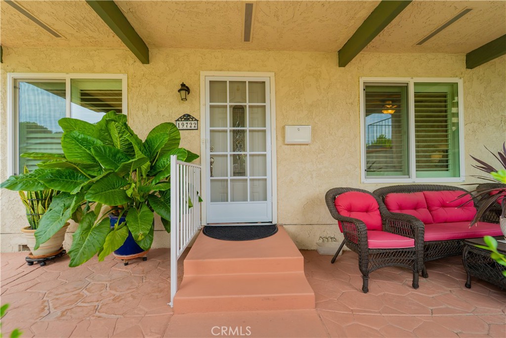 19722 Avenue Of The Oaks