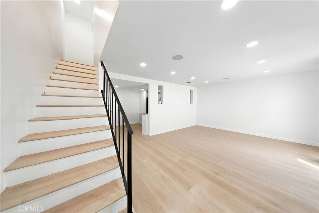 2729 Central H