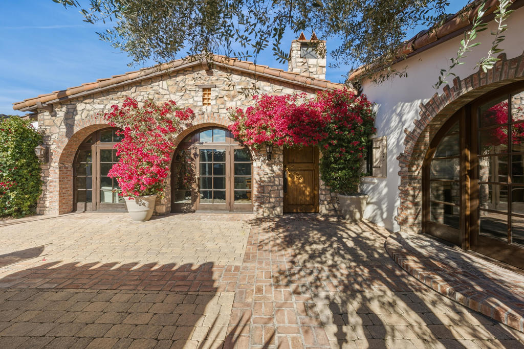 Bella Clancy - Residential