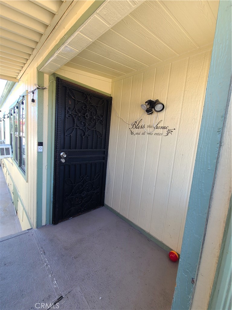 6665 Long Beach Boulevard J25