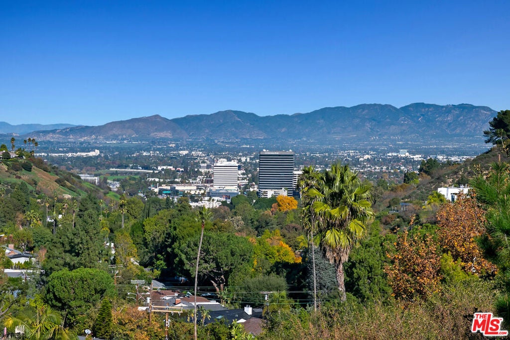 Photo of 15337 Stonewood Terrace, Sherman Oaks, CA 91403 (MLS # 26996327)