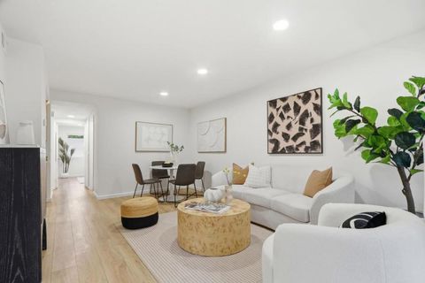Photo of 831 W California Avenue #M, Sunnyvale, CA 94086 (MLS # ML82047151)