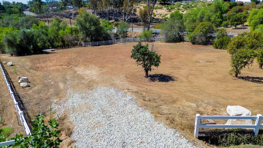 6100 Twin Country Lane