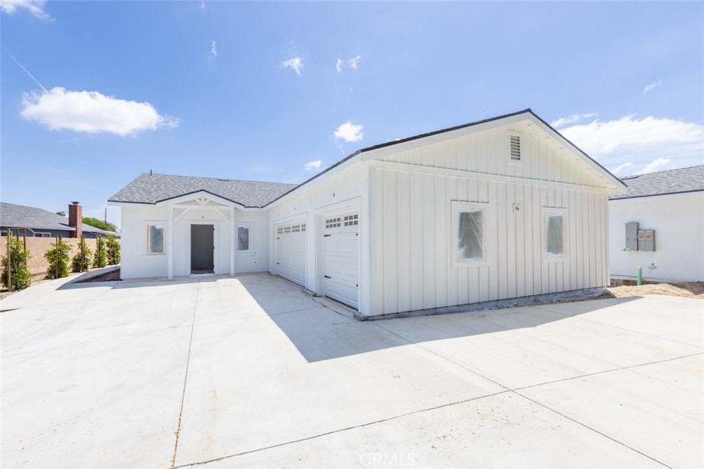 7242 Valley View