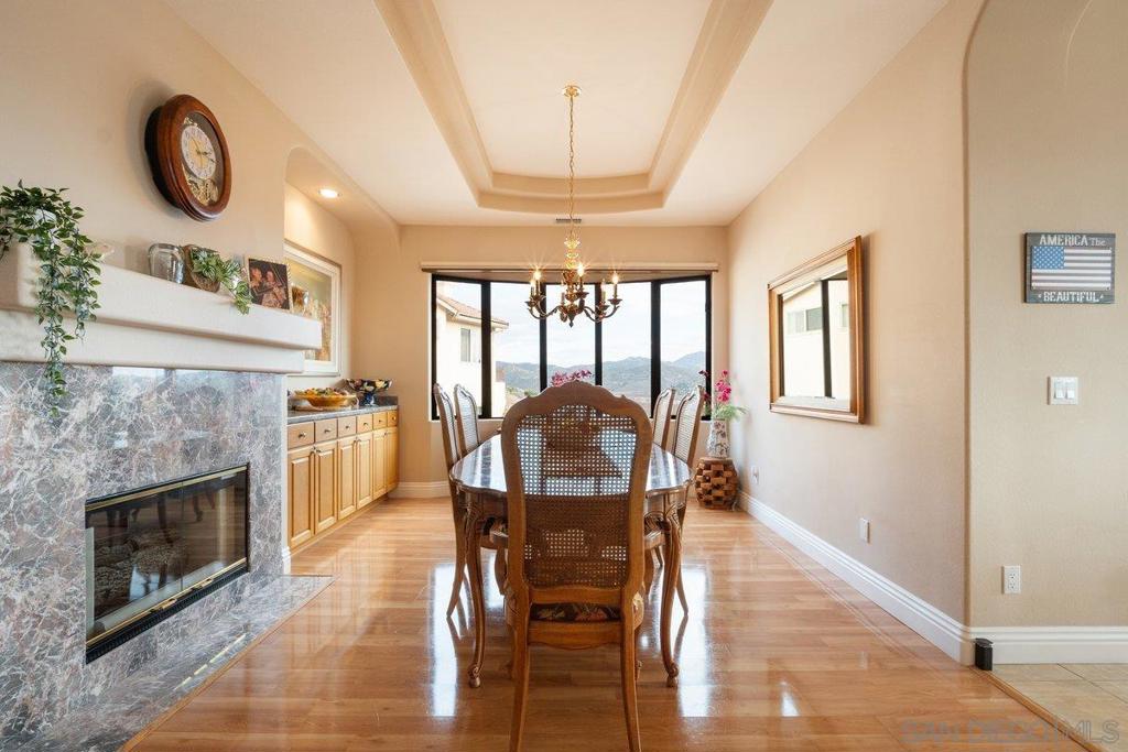 3645 Vista De La Canada