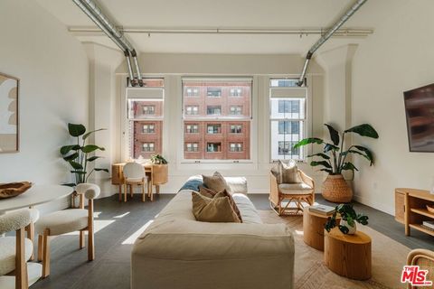 Photo of 939 S Broadway #404, Los Angeles, CA 90015 (MLS # 25596993)