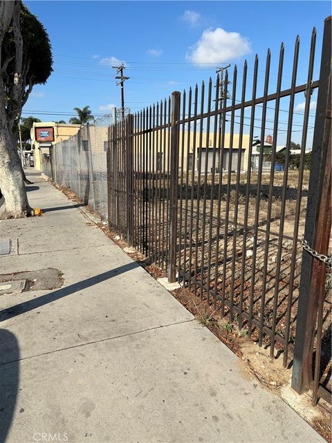 Photo of 801 E Compton Boulevard, Rancho Dominguez, CA 90220 (MLS # DW25177067) Photo of 801 E Compton Boulevard, Rancho Dominguez, CA 90220 (MLS # DW25177067)