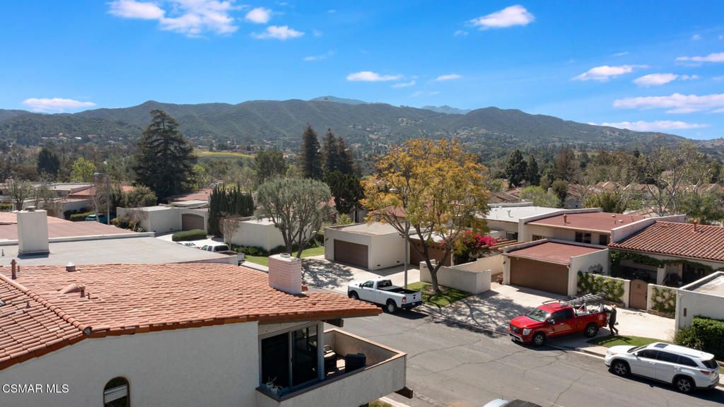 Photo of 898 Woodlawn Drive, Thousand Oaks, CA 91360 (MLS # 226001282)