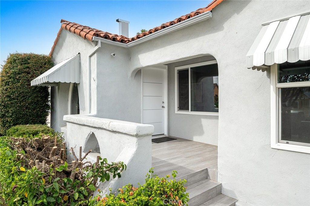 Photo of 2049 W 71St Street, Los Angeles, CA 90047 (MLS # DW26025897)