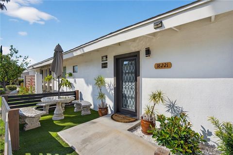 Photo of 18221 Kinzie Street, Northridge, CA 91325 (MLS # SR26035328)