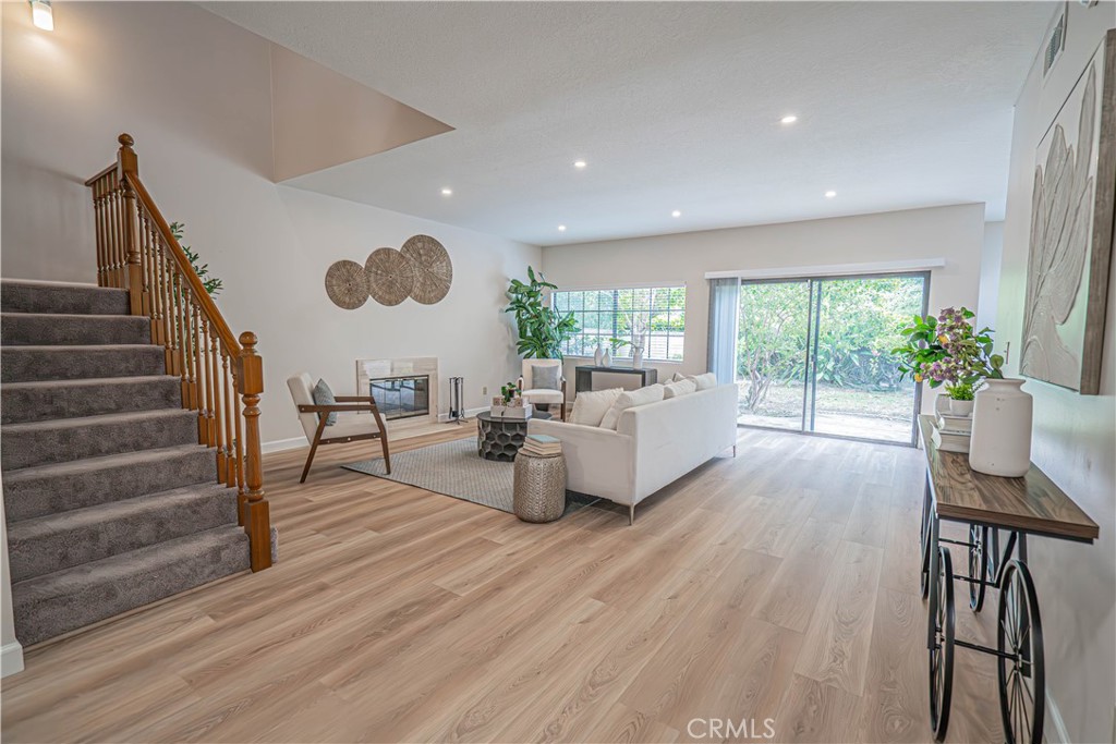 6527 Beachview Drive