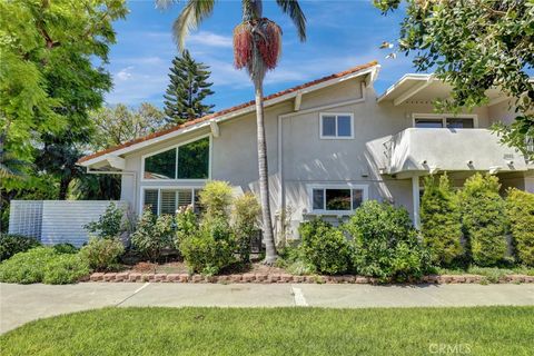2022 E Via Mariposa D Laguna Woods CA 92637