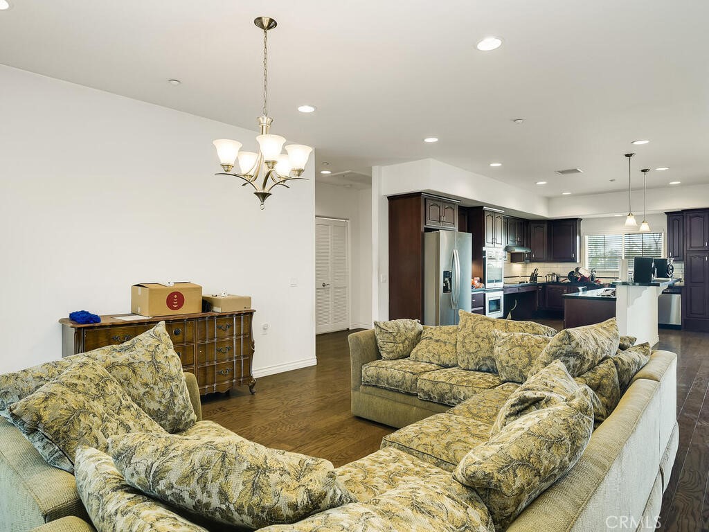 Properties 4 30797 Via Las Rosas