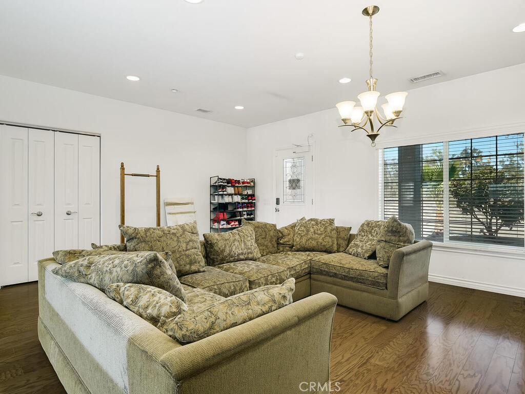 Properties 2 30797 Via Las Rosas