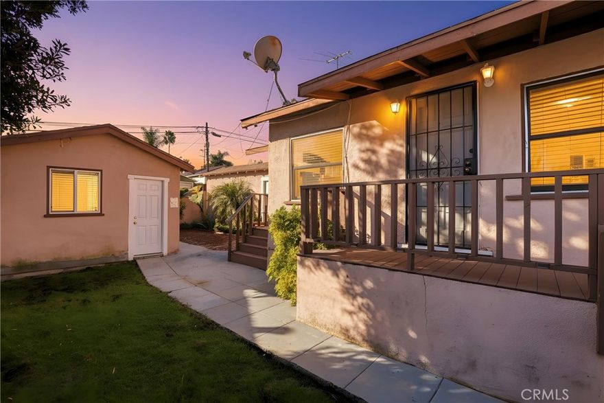 Fantastic opportunity to lease a well-maintained Vista Del Oro home for the price of an apartment. This 1 bed, 1 bath detached duplex home offers approximately 725 square feet of living space together with a utility room (washer and dryer present without warranty), a semi-private yard, and a detached garage for storage. Street parking is available on 17th street with alley access behind the home. Just minutes from the Marina and Cabrillo Beach, this property is centrally located allowing for easy access to shopping, amenities, and the rest of the South Bay via Western Avenue and the 110 freeway. Nearby parks include Averill Park, Alma Park, and 22nd Street Park. Resident schools are Leland Street Elementary School, Dana Middle School, and San Pedro High School.