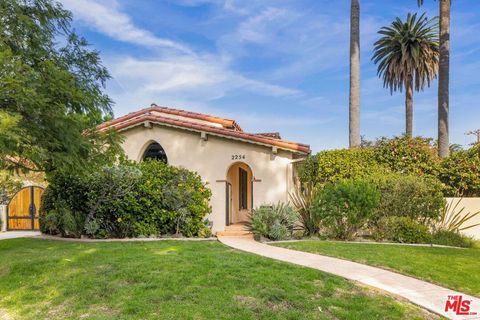 Photo of 2254 Glendon Avenue, Los Angeles, CA 90064 (MLS # 26647299)