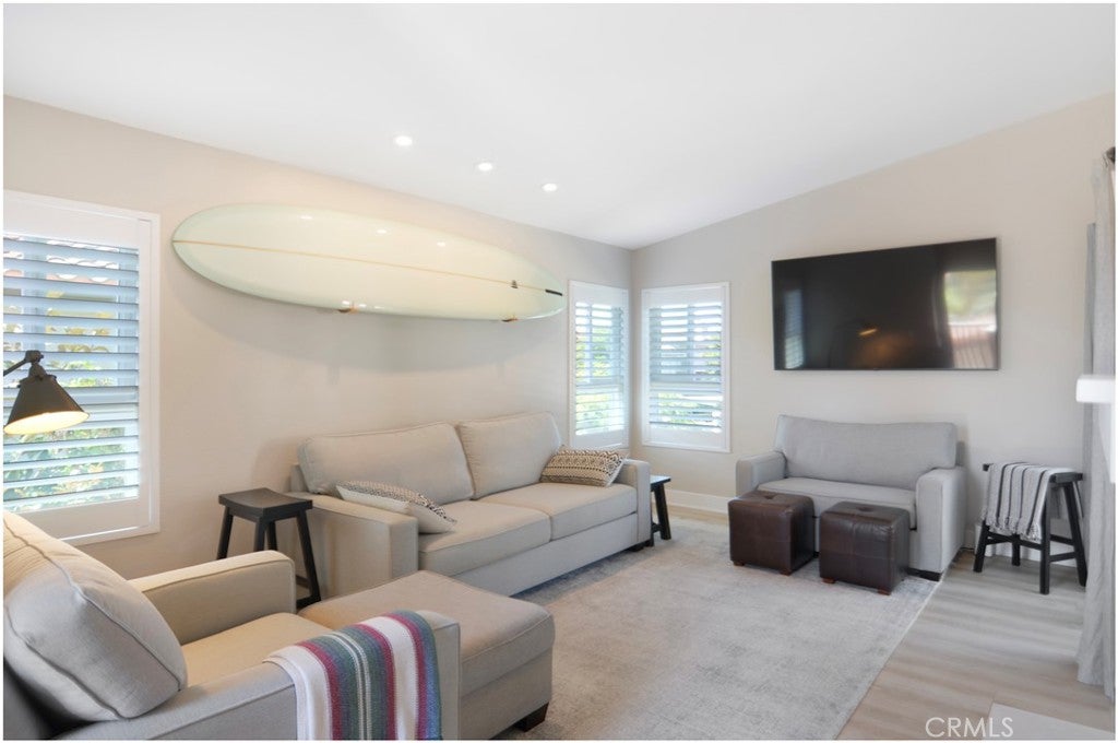 34 Corniche Dr H