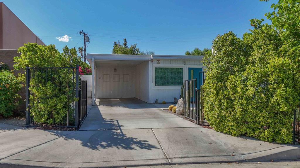 44855 San Jacinto Avenue