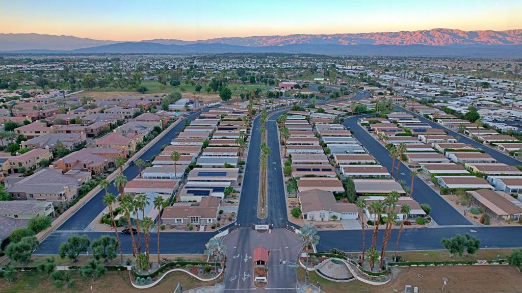 Suncrest Country Clb - Manufactured In Park