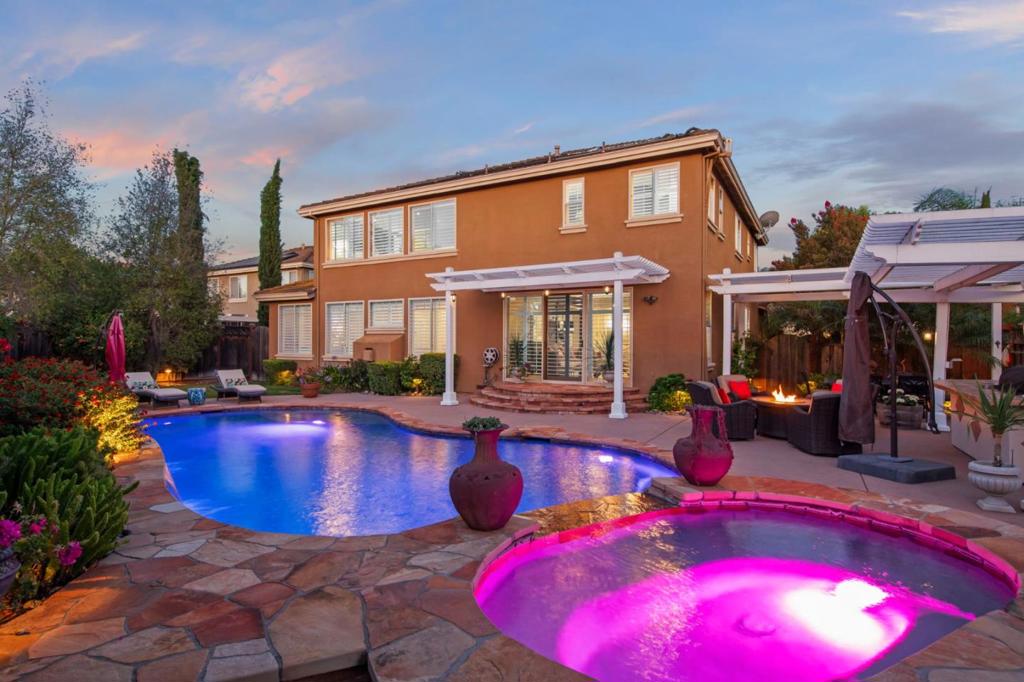 585 Calle Siena