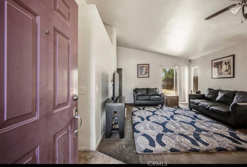 1305 Abbey Pines
