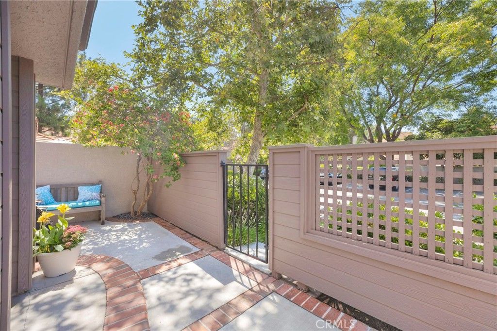 Photo of 1025 Via Colinas, Westlake Village, CA 91362 (MLS # OC25168279)