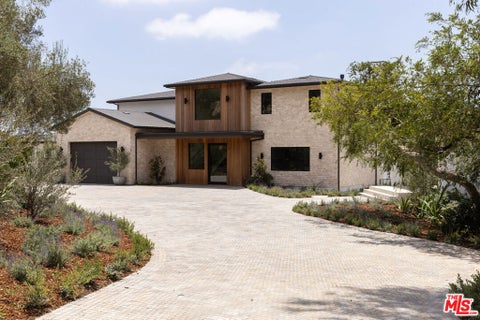 Photo of 29924 Harvester Road, Malibu, CA 90265 (MLS # 26916103)