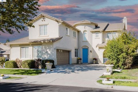 Photo of 1459 Mesa Creek Dr Dr, Patterson, CA 95363 (MLS # 41133876)