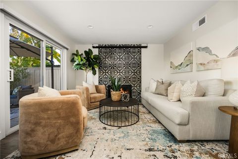 Photo of 4 Via Felicia, Rancho Santa Margarita, CA 92688 (MLS # OC25271405)