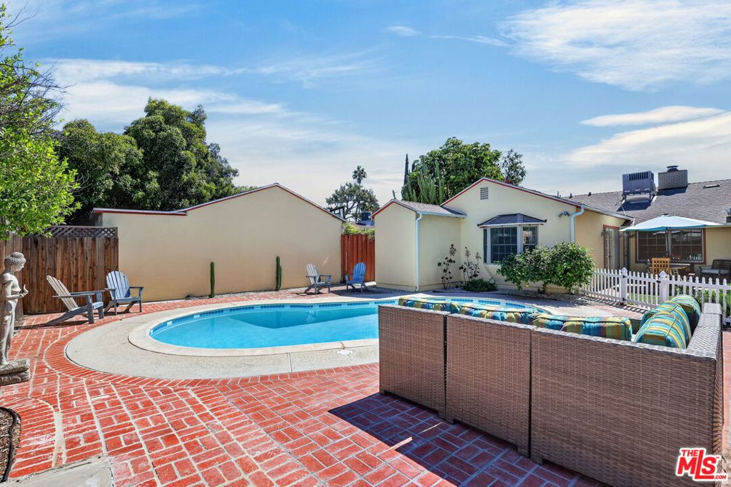 12151 La Maida Street