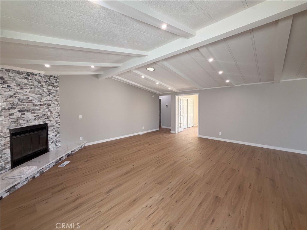10961 Desert Lawn Drive 26
