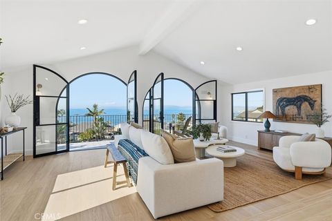 Photo of 406 Via Mesa Grande, Redondo Beach, CA 90277 (MLS # SB26000521)