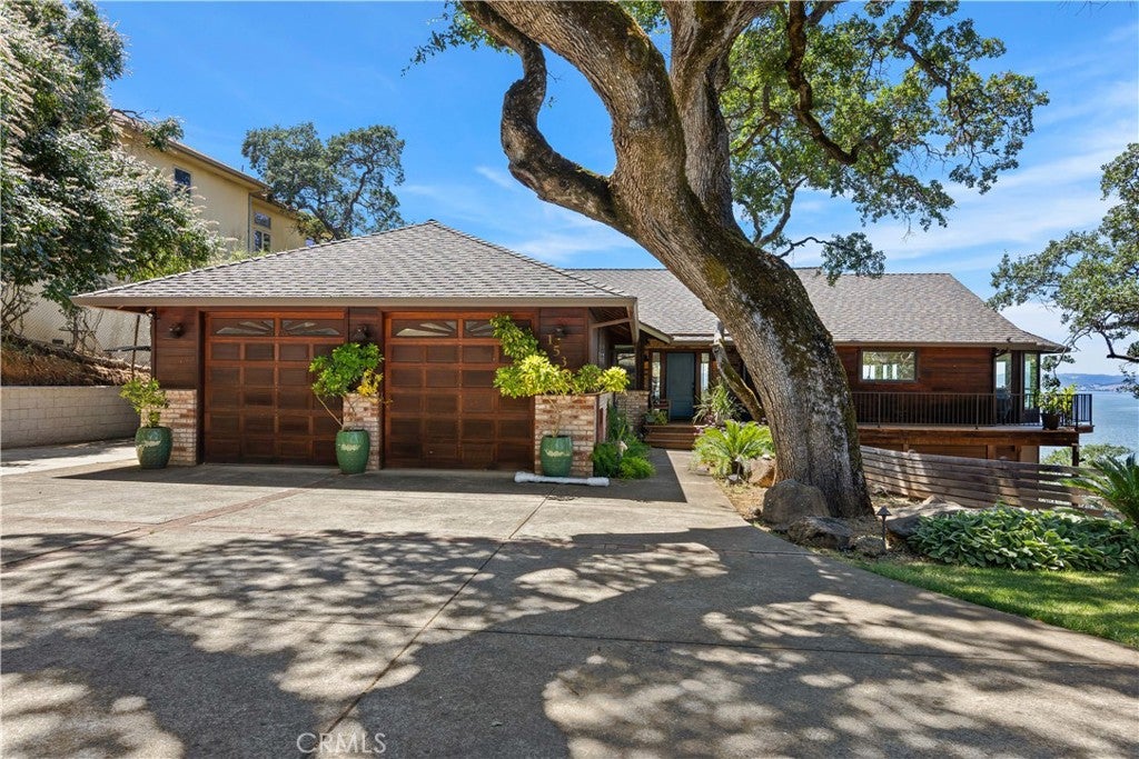 1531 Westlake