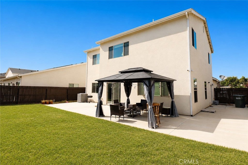2482 Valdes Dr