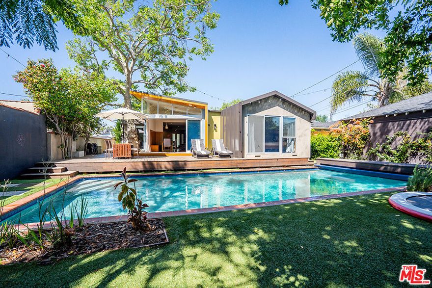 NO SHORT TERM LEASE. Prime location in studio City. 3+2 bungalow w/ pool! Modern and cool yet cozy with a mid century vibe.  Whole house water softener included. Chefs' kitchen, marble tops, european cabinets, enormous glass pocket doors for indoor-outdoor living. Have your own resort spa, soaking tub, rain shower & heated floor. Freeway 170 and 101 close without all the noise. Enjoy Studio City restaurant row at your fingertips.  Must come to be amazed! Hurry, it will move fast! Tenant pays all utilities (gardener &Pool)