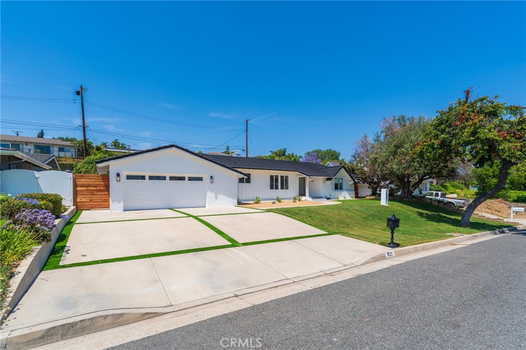 1027 Harmony Lane