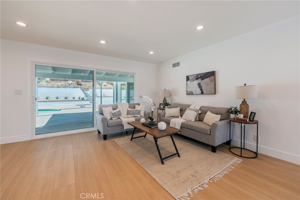 1027 Harmony Lane