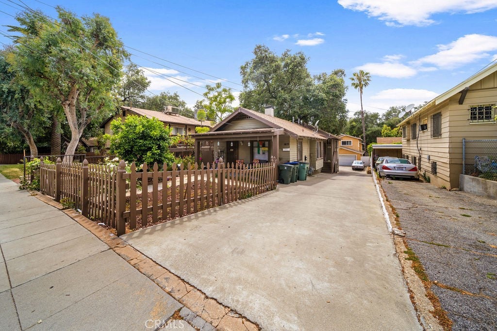 1419 El Sereno