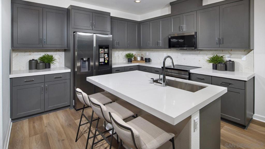 Properties 2 12070 Aden Way