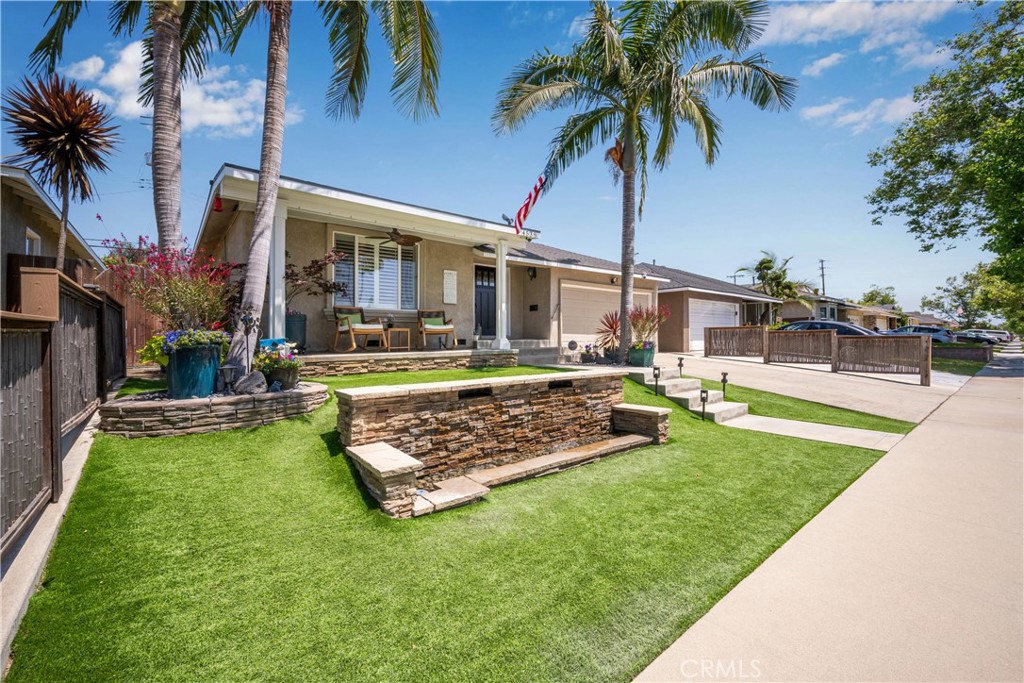 4538 Conquista Avenue