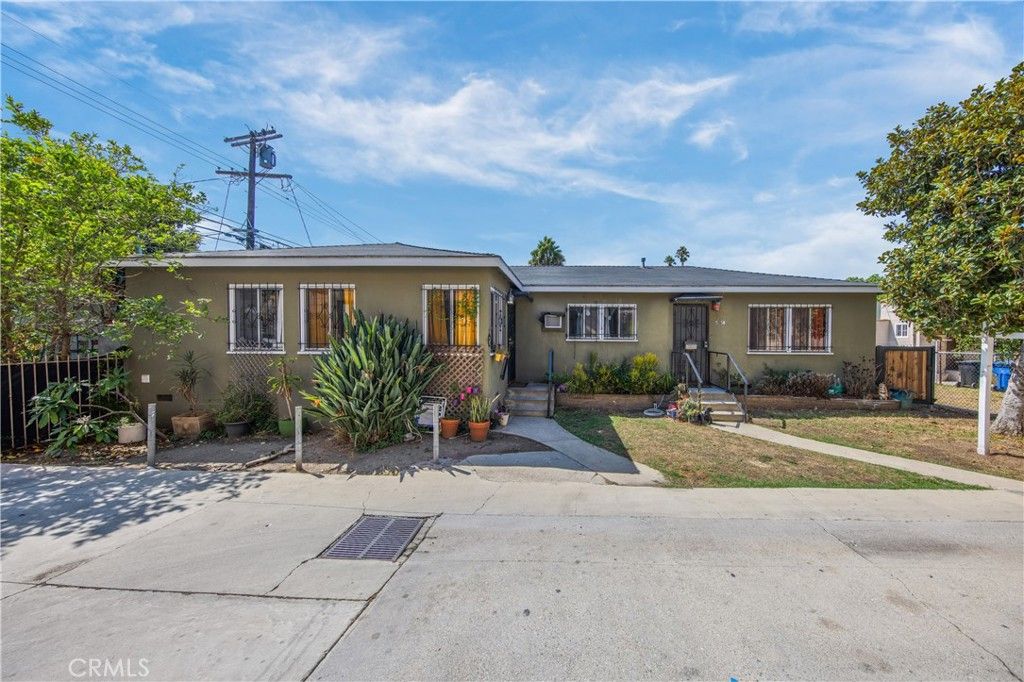 Photo of 5154 W 20th Street, Los Angeles, CA 90016 (MLS # IV25180572)