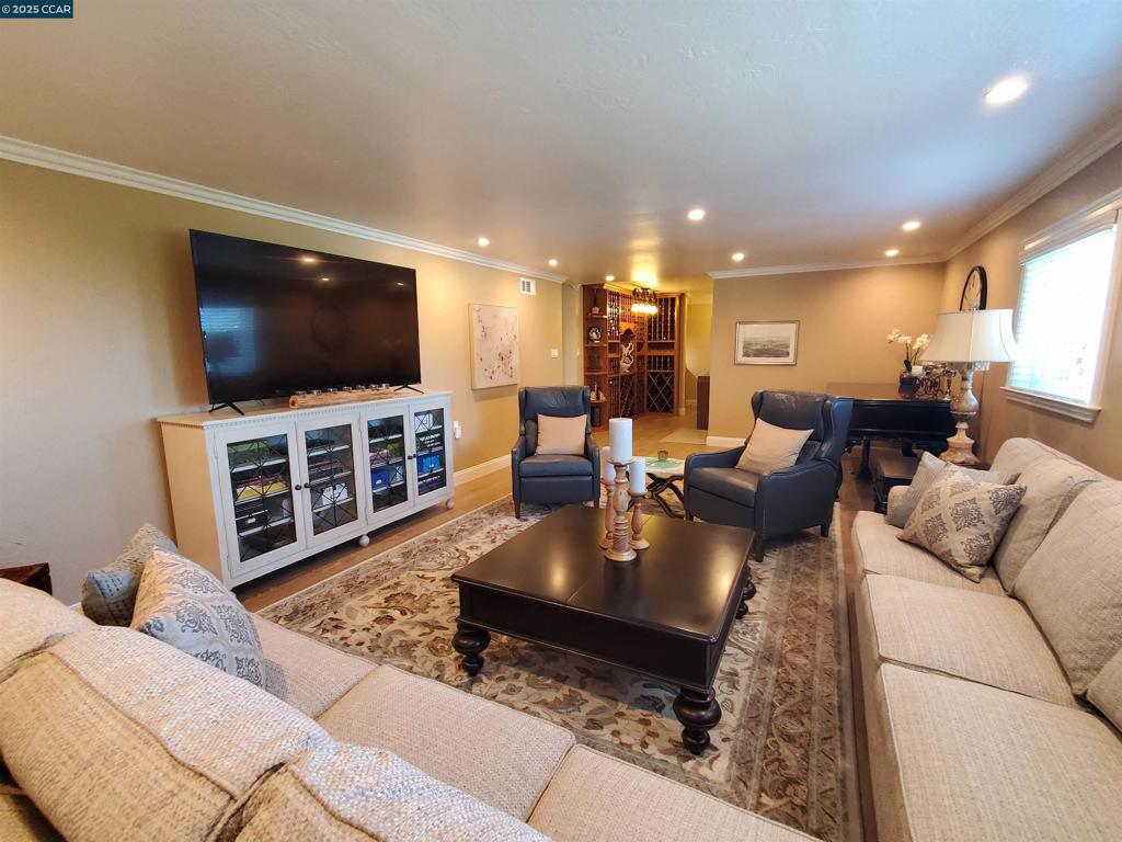 EL CERRITO - Residential