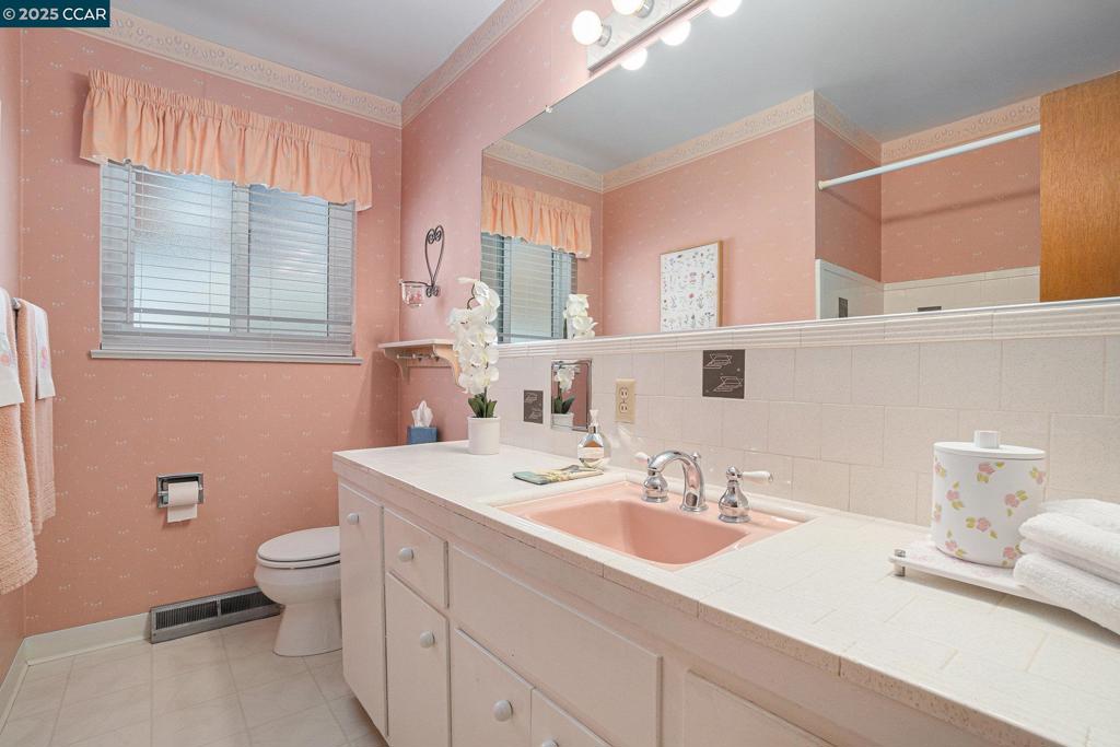 EL CERRITO - Residential