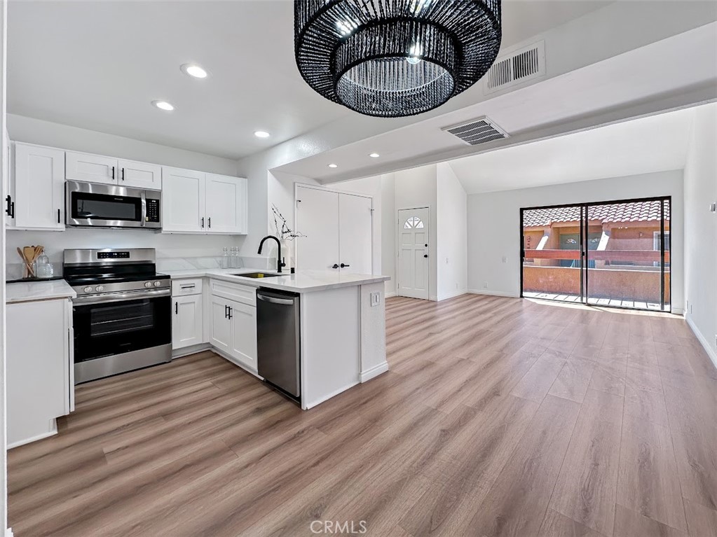 1440 W Edgehill 56
