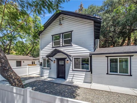 Photo of 1385 Val Vista Street, Pomona, CA 91768 (MLS # CV25181240)