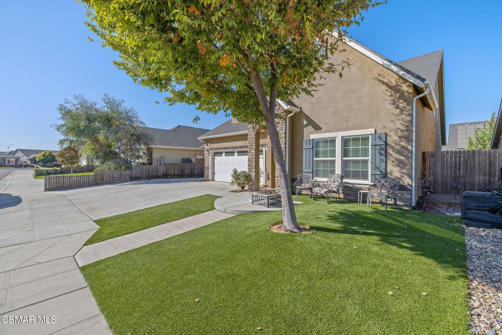 2488 La Canada Avenue