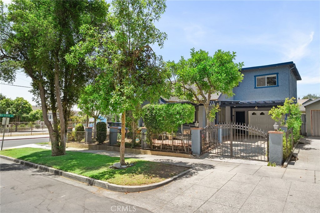 1063 E Rio Grande Street