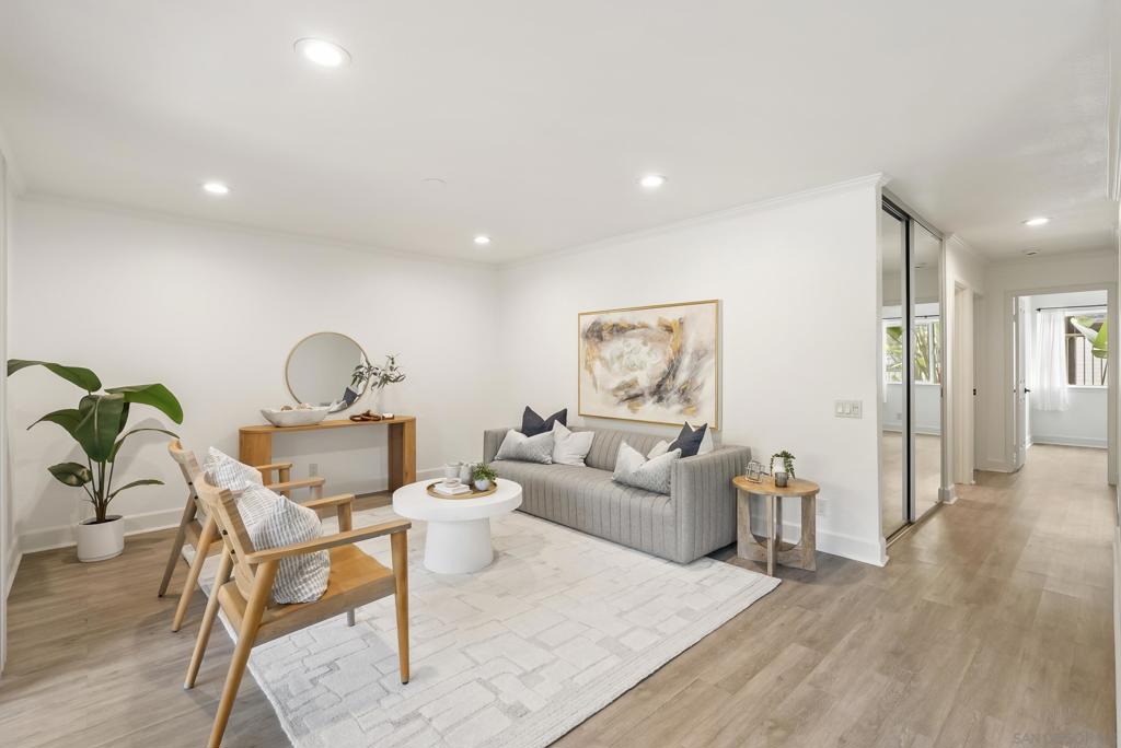 8503 Villa La Jolla Dr E