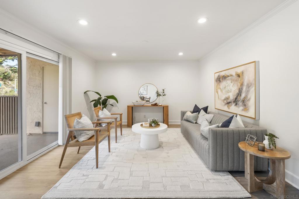 8503 Villa La Jolla Dr E